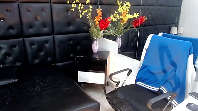 Snapshot of ChrisHott01 chatting on 30, 11, 2025 ChrisHott01 online show from 30, 11, 2025