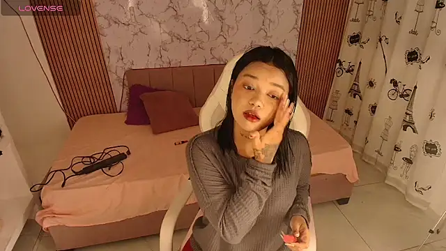 Luna lexy04 online show from 13, 5, 2026