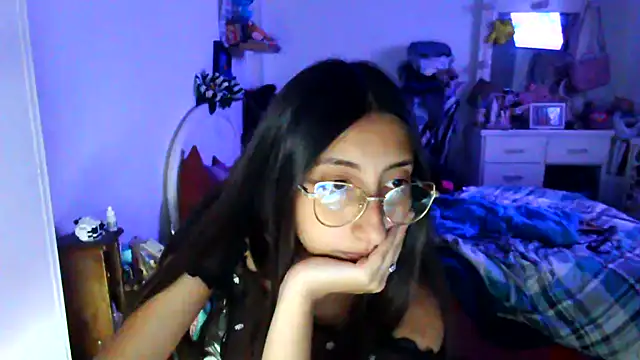 Snapshot of Nanylux chatting on 20, 11, 2025 Nanylux online show from 20, 11, 2025