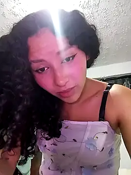 Snapshot of pettymoon1 chatting on 25, 11, 2025 pettymoon1 online show from 25, 11, 2025