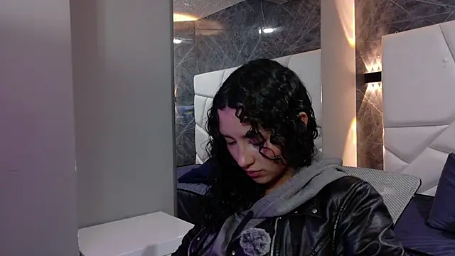 Snapshot of pettymoon1 chatting on 29, 11, 2025 pettymoon1 online show from 29, 11, 2025