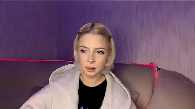 Snapshot of DayleSileo chatting on 28, 11, 2025 DayleSileo online show from 28, 11, 2025