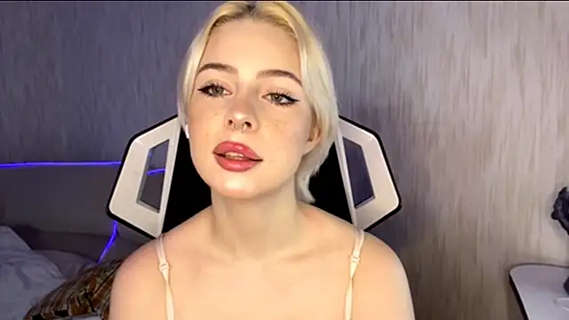 Snapshot of DayleSileo chatting on 25, 11, 2025 DayleSileo online show from 25, 11, 2025