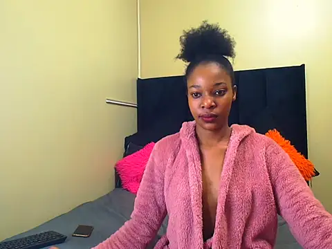 LisaBluexxx1 online show from 9, 4, 2026