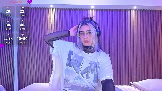 GabyRose9 online show from 15, 6, 2026
