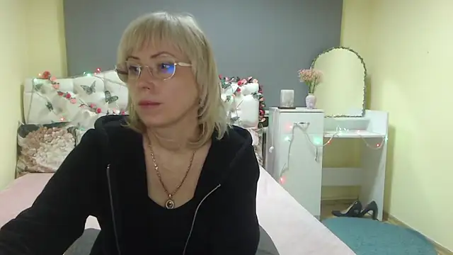 LaurenWishy online show from 15, 4, 2026