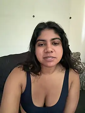 Snapshot of TiaBella_ chatting on 30, 7, 2026 TiaBella online show from 30, 7, 2026