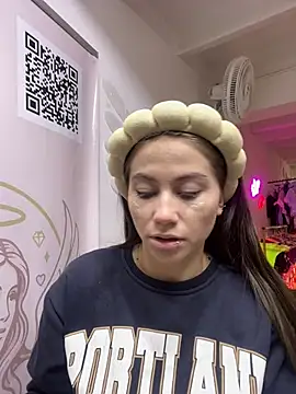 MiaWhiteBunny online show from 26, 6, 2026