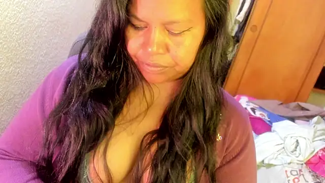 ebonycamelia online show from 23, 4, 2026