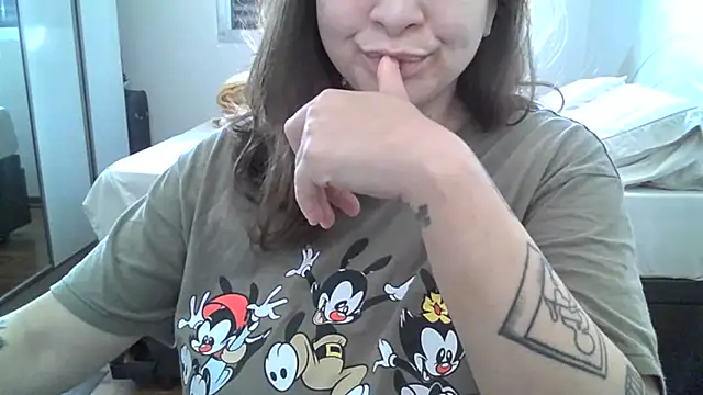 xxxluana online show from 4, 4, 2026