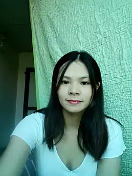 quynhquynh  online show from 23, 11, 2025
