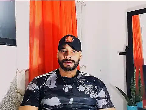 Snapshot of musclehetero chatting on 1, 6, 2026 musclehetero online show from 1, 6, 2026