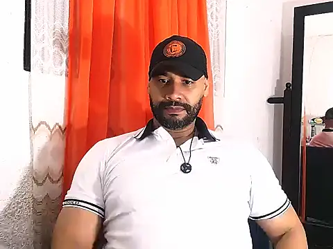 Snapshot of musclehetero chatting on 27, 5, 2026 musclehetero online show from 27, 5, 2026