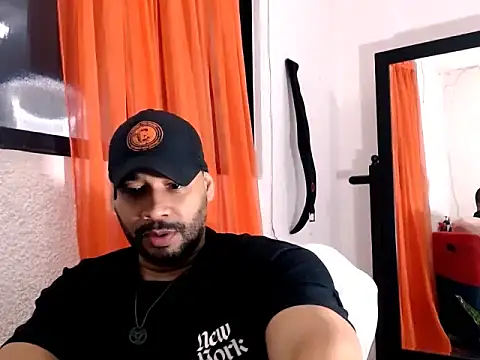 Snapshot of musclehetero chatting on 20, 6, 2026 musclehetero online show from 20, 6, 2026