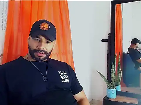 Snapshot of musclehetero chatting on 1, 6, 2026 musclehetero online show from 1, 6, 2026