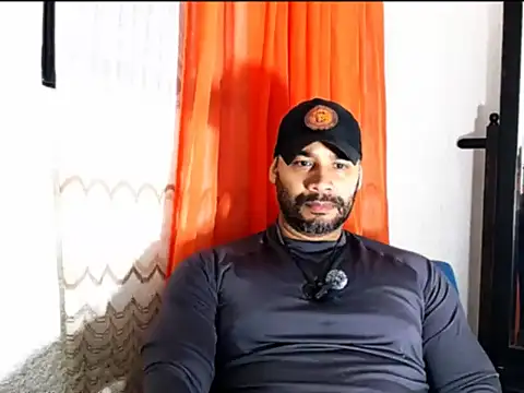 Snapshot of musclehetero chatting on 20, 5, 2026 musclehetero online show from 20, 5, 2026