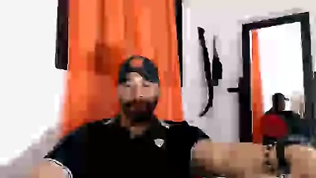 Snapshot of musclehetero chatting on 18, 6, 2026 musclehetero online show from 18, 6, 2026