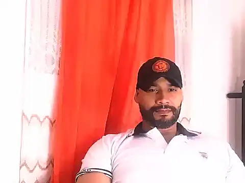 Snapshot of musclehetero chatting on 26, 5, 2026 musclehetero online show from 26, 5, 2026