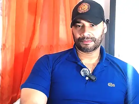 Snapshot of musclehetero chatting on 15, 5, 2026 musclehetero online show from 15, 5, 2026