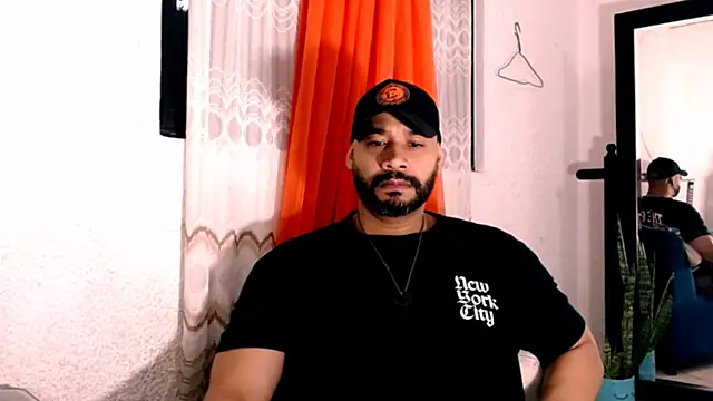 Snapshot of musclehetero chatting on 9, 6, 2026 musclehetero online show from 9, 6, 2026