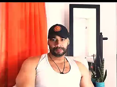 Snapshot of musclehetero chatting on 17, 5, 2026 musclehetero online show from 17, 5, 2026