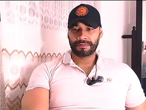 Snapshot of musclehetero chatting on 21, 5, 2026 musclehetero online show from 21, 5, 2026