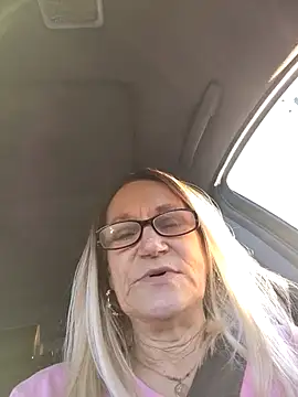 Snapshot of ccrider69_ chatting on 20, 11, 2025 ccrider69 online show from 20, 11, 2025