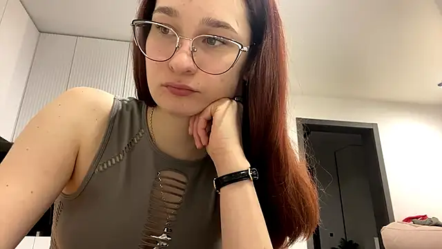 AylaRuer online show from 28, 11, 2025