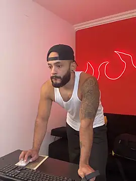 Mike savage3 online show from 15, 4, 2026