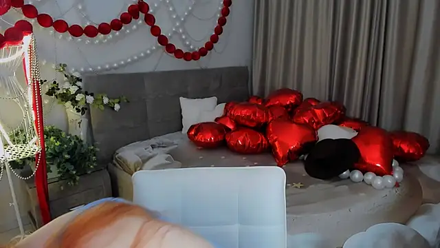 AirySilhouette online show from 19, 2, 2026