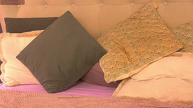 SeniGrandee online show from 13, 5, 2026