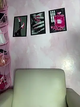 melyssaa23 online show from 7, 4, 2026