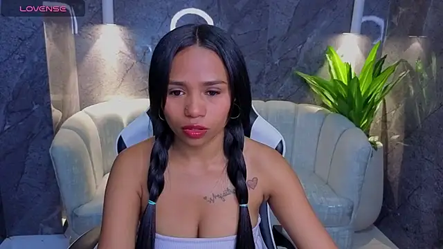 Snapshot of Sofia_Tx_ chatting on 24, 11, 2025 Sofia Tx online show from 24, 11, 2025