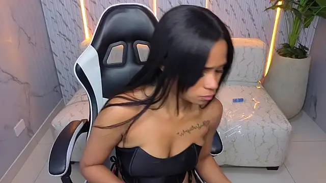 Snapshot of Sofia_Tx_ chatting on 28, 11, 2025 Sofia Tx online show from 28, 11, 2025