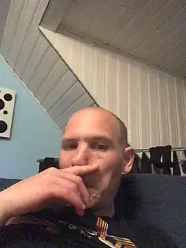 Snapshot of Spielzeugtwink chatting on 2, 7, 2026 Spielzeugtwink online show from 2, 7, 2026