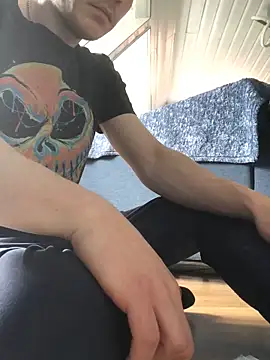 Snapshot of Spielzeugtwink chatting on 21, 6, 2026 Spielzeugtwink online show from 21, 6, 2026