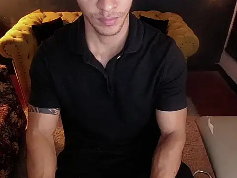 Snapshot of tayler_luke chatting on 23, 12, 2025 tayler luke online show from 23, 12, 2025