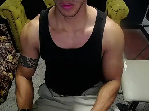 Snapshot of tayler_luke chatting on 20, 12, 2025 tayler luke online show from 20, 12, 2025