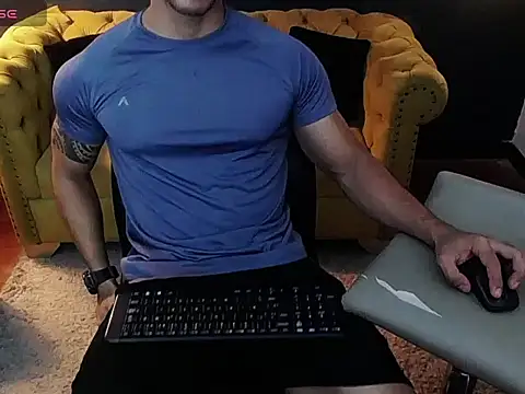 Snapshot of tayler_luke chatting on 3, 12, 2025 tayler luke online show from 3, 12, 2025