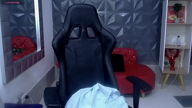 Snapshot of becky_lynch_102 chatting on 21, 11, 2025 becky lynch 102 online show from 21, 11, 2025