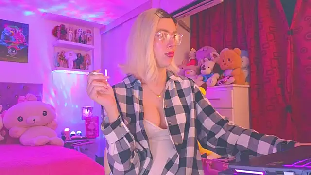 Snapshot of MadamBarbiee chatting on 28, 11, 2025 MadamBarbiee online show from 28, 11, 2025