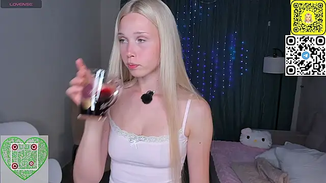 Snapshot of CherrylHolme chatting on 1, 8, 2026 CherrylHolme online show from 1, 8, 2026
