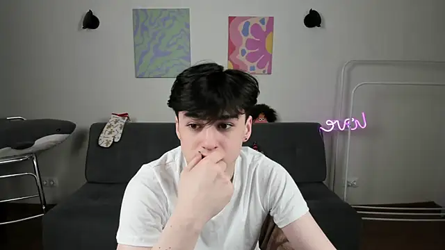 Snapshot of kevinhunter_ chatting on 2, 12, 2025 kevinhunter online show from 2, 12, 2025