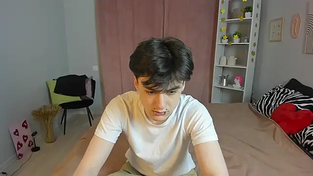 Snapshot of kevinhunter_ chatting on 30, 11, 2025 kevinhunter online show from 30, 11, 2025