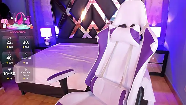 Kittyy Bigboobs online show from 19, 11, 2025