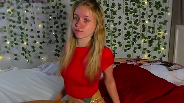 Snapshot of Cute_Beautiful_Princess chatting on 28, 11, 2025 Cute Beautiful Princess online show from 28, 11, 2025