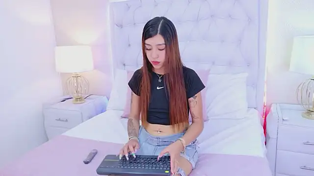 Snapshot of ViolettFrosst chatting on 2, 12, 2025 ViolettFrosst online show from 2, 12, 2025
