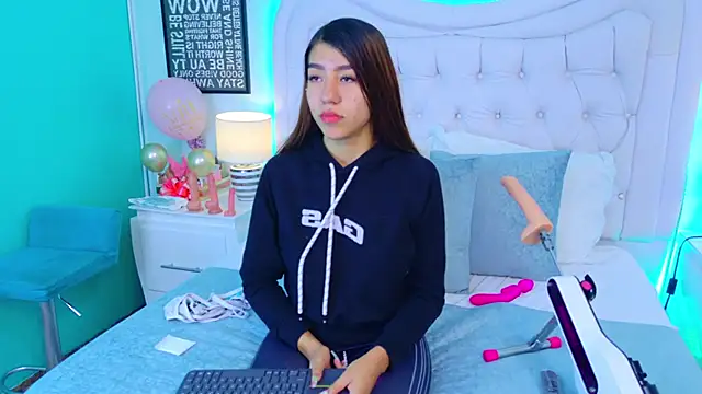 Snapshot of ViolettFrosst chatting on 28, 11, 2025 ViolettFrosst online show from 28, 11, 2025