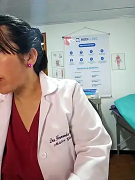 JustSamantha  online show from 6, 3, 2026