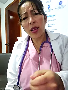 JustSamantha  online show from 6, 4, 2026